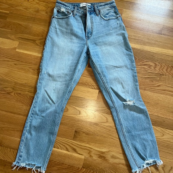 Abercrombie Curve Love Size 4 distressed Mom jeans. Worn twice. - Picture 1 of 4